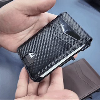 Adersene MagVault® Minimalist Wallet - Maximum Capacity. Minimal Footprint.